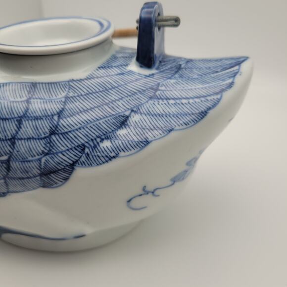 Vintage Blue & White Duck Teapot Hand Painted Wrapped in Wood Metal Handle - Picture 3 of 10